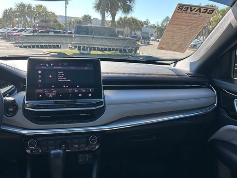 Used 2023 Jeep Compass Limited w/ Sun and Sound Group image 17