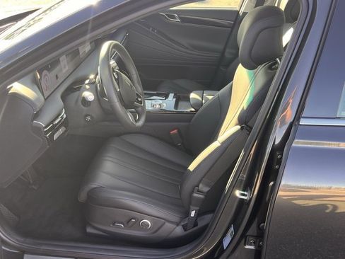 Used 2025 Genesis G80 2.5T image 9