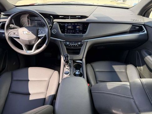 Used 2025 Cadillac XT6 Luxury AWD/4WD image 16