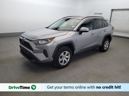 Used 2021 Toyota RAV4 LE FWD image 1