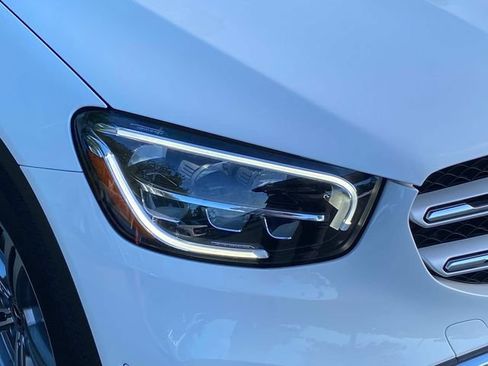 Used 2021 Mercedes-Benz GLC 300 4MATIC image 4