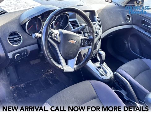 Used 2014 Chevrolet Cruze LT w/ Technology Package FWD image 8