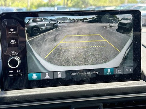 Used 2025 Honda Pilot EX-L image 12