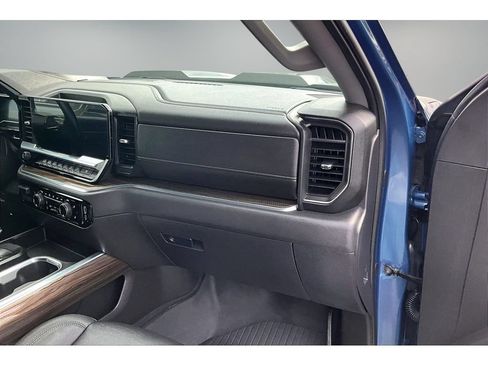 Used 2024 Chevrolet Silverado 1500 LT Trail Boss w/ LT Trail Boss Premium Package AWD/4WD image 23