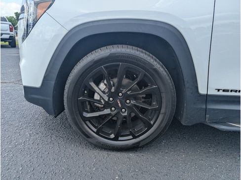 Used 2023 GMC Terrain SLT w/ LPO, 'HIT The Road' Package FWD image 8