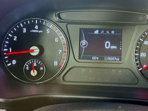 Used 2017 Kia Sorento LX w/ LX Convenience Package image 14