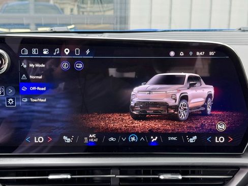 Used 2026 Chevrolet Silverado EV LT AWD/4WD image 24
