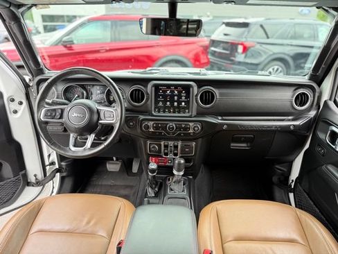 Used 2023 Jeep Wrangler Unlimited Rubicon 4xe w/ Cold Weather Group AWD/4WD image 2