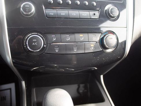 Used 2015 Nissan Altima 2.5 S w/ Power Driver Seat Package image 12