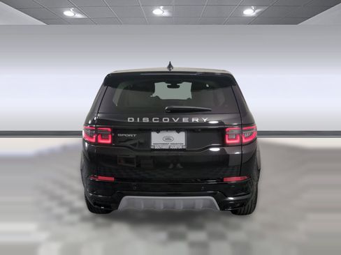 Certified 2025 Land Rover Discovery Sport S image 9