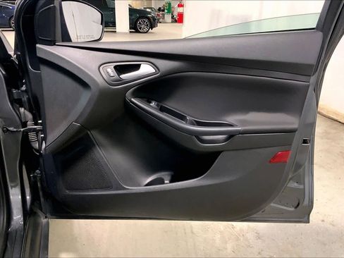 Used 2017 Ford Focus SE image 22