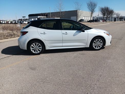 Used 2023 Toyota Corolla SE w/ SE Premium Package image 15