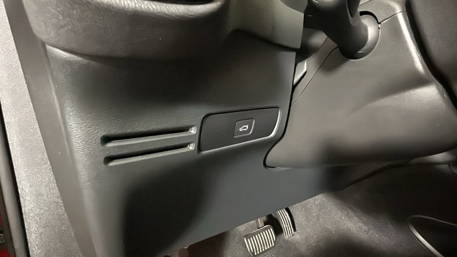 Used 2023 Volvo C40 P8 Recharge Ultimate AWD/4WD image 22