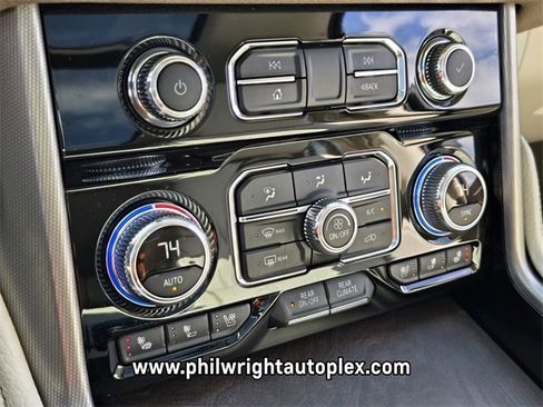 Used 2021 GMC Yukon Denali w/ Denali Premium Package image 27