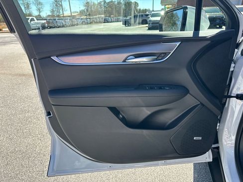 New 2026 Cadillac XT5 Luxury w/ LPO, Floor Liner Package image 10