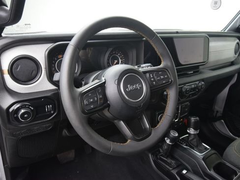 Used 2024 Jeep Wrangler Unlimited Sport AWD/4WD image 16