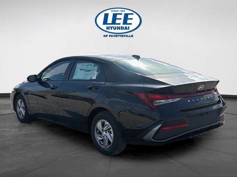 New 2026 Hyundai Elantra SE image 4