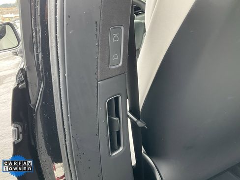 Used 2018 Tesla Model X 75D image 34