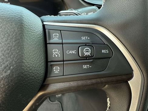 New 2026 Jeep Grand Cherokee Limited w/ Limited Altitude Package AWD/4WD image 27