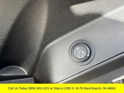 Used 2019 Chevrolet Equinox LT w/ Driver Convenience Package AWD/4WD image 30