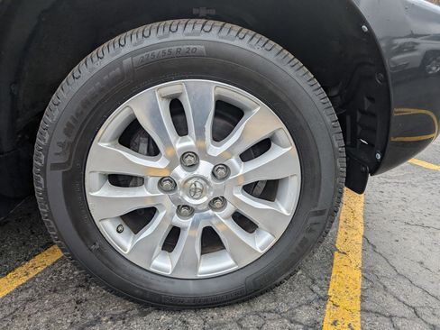 Used 2013 Toyota Sequoia Platinum image 10