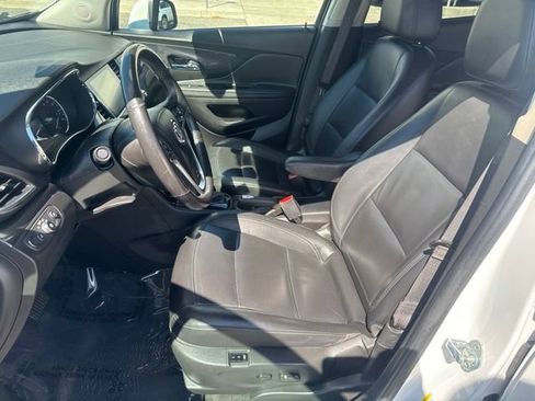 Used 2020 Buick Encore Essence FWD image 23