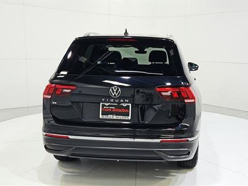 Used 2024 Volkswagen Tiguan SE FWD image 7