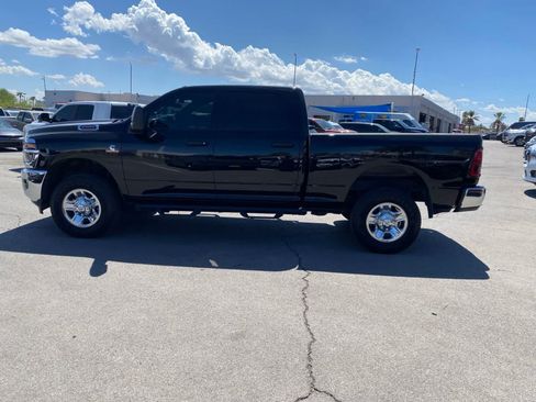 Used 2025 RAM 2500 Tradesman w/ Chrome Appearance Group AWD/4WD image 9