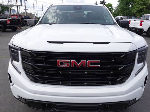 Used 2023 GMC Sierra 1500 Elevation AWD/4WD image 7