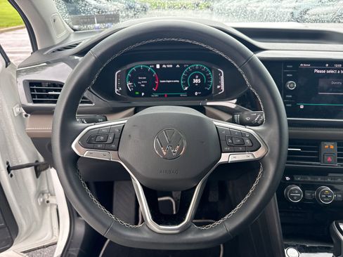 Certified 2023 Volkswagen Taos SEL AWD/4WD image 15