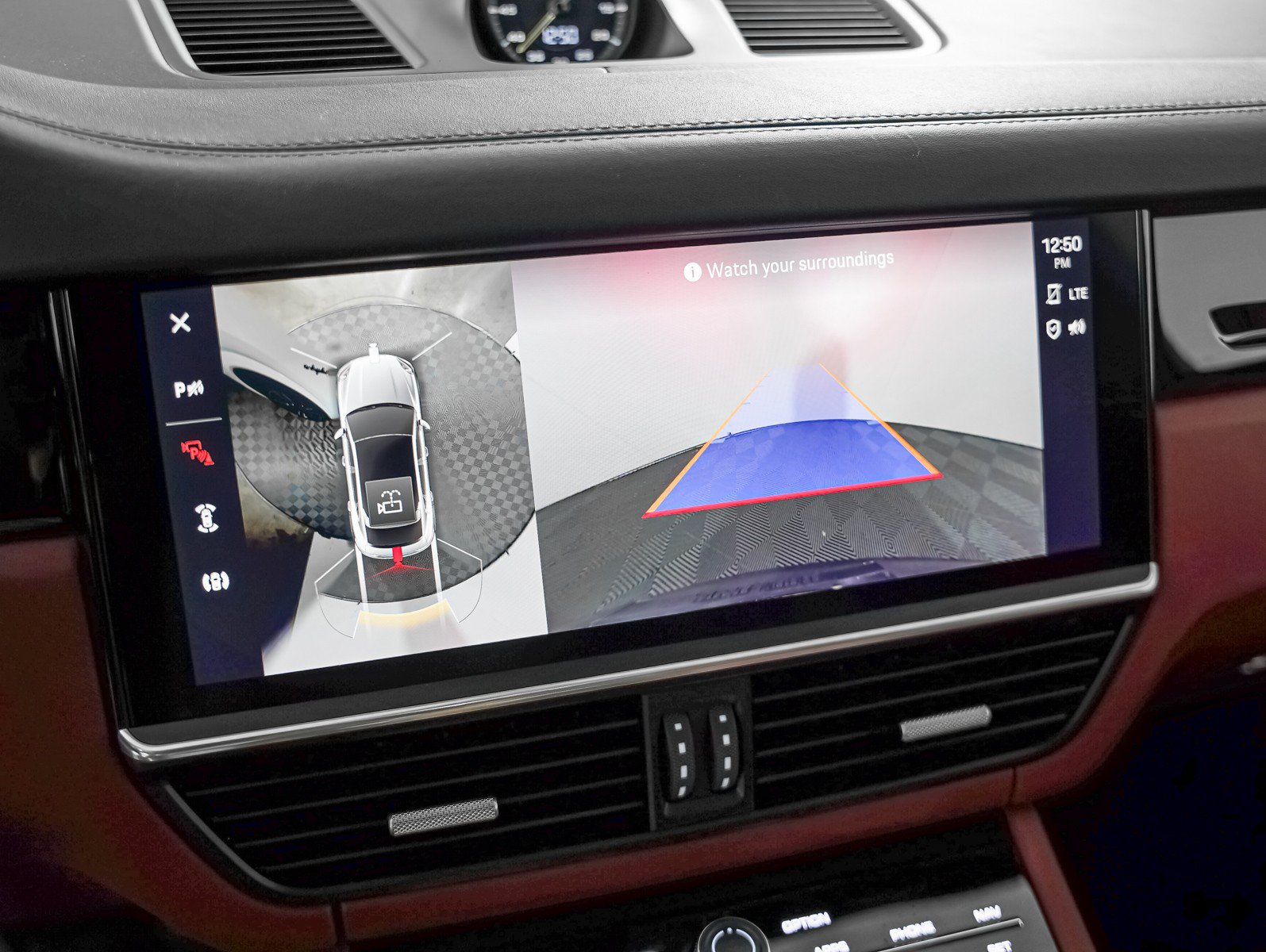 Certified 2023 Porsche Cayenne Coupe AWD/4WD image 24
