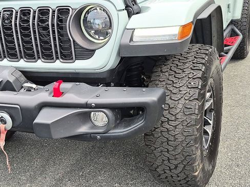 Used 2024 Jeep Wrangler Unlimited Rubicon AWD/4WD image 9