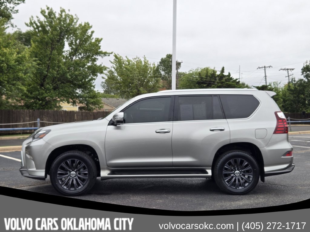 Used 2020 Lexus GX 460 Luxury w/ Luxury Sport Package AWD/4WD image 3