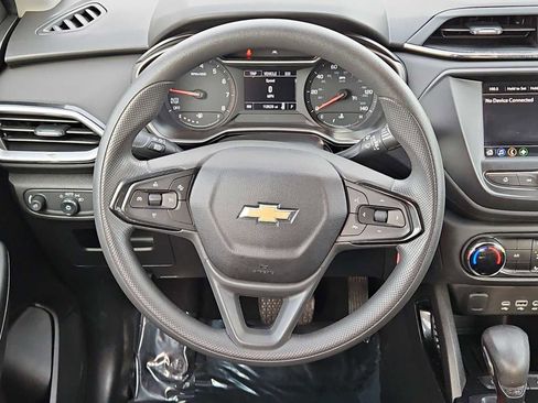 Used 2021 Chevrolet TrailBlazer LS image 21
