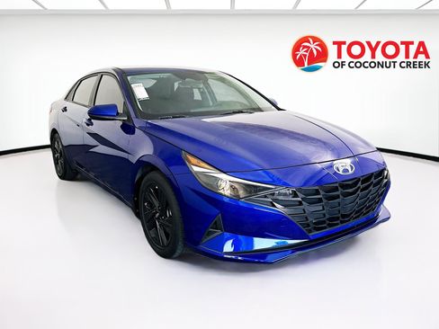 Used 2022 Hyundai Elantra SEL FWD image 1