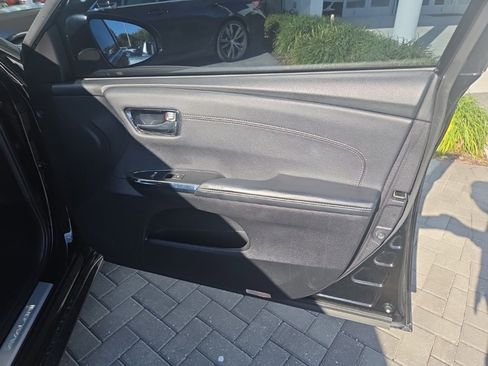 Used 2018 Toyota Avalon XLE image 29