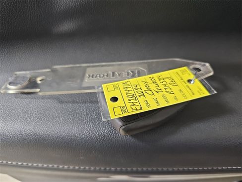 Certified 2024 Chevrolet Traverse LT image 42