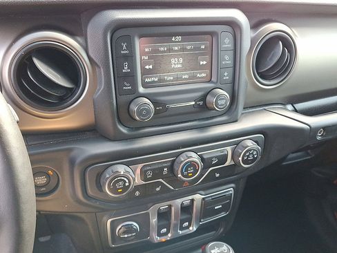 Used 2018 Jeep Wrangler Sport AWD/4WD image 20