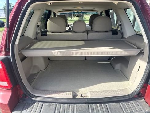 Used 2010 Ford Escape XLT AWD/4WD image 16