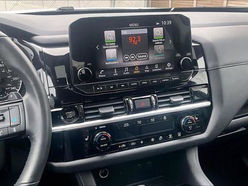 Certified 2025 Nissan Pathfinder SL w/ SL Premium Package image 6