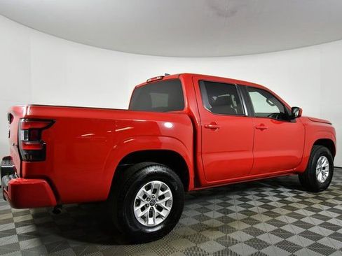 Used 2024 Nissan Frontier SV image 10