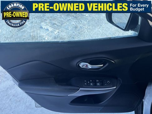 Used 2020 Jeep Cherokee Latitude Lux w/ Quick Order Package 26H Lux image 15