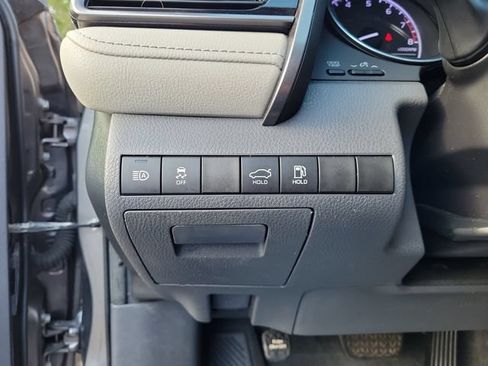 Used 2019 Toyota Camry LE FWD image 20