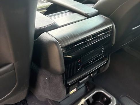 Used 2023 Jeep Wagoneer Series II w/ Flexible Seating Group image 34