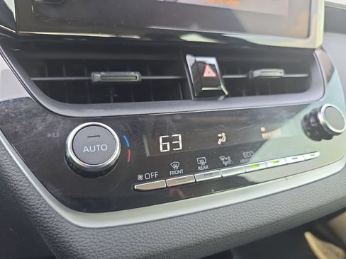 Used 2023 Toyota Corolla LE FWD image 23