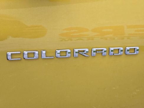 Used 2023 Chevrolet Colorado Trail Boss w/ Technology Package AWD/4WD image 37