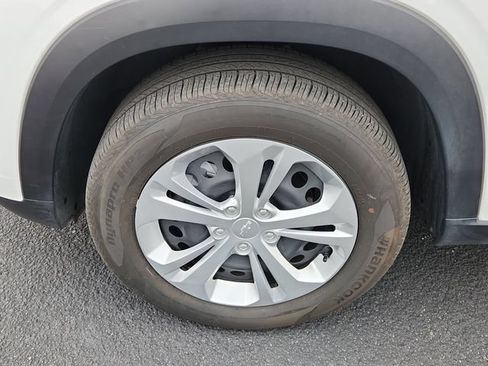 Used 2025 Chevrolet Trax LS FWD image 21