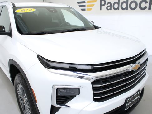 Used 2024 Chevrolet Traverse LT w/ LPO, Floor Liner Package FWD image 11
