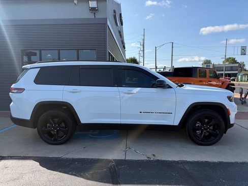 Used 2023 Jeep Grand Cherokee L Laredo AWD/4WD image 6
