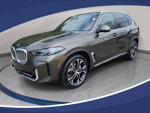 New 2026 BMW X5 xDrive50e AWD/4WD image 1